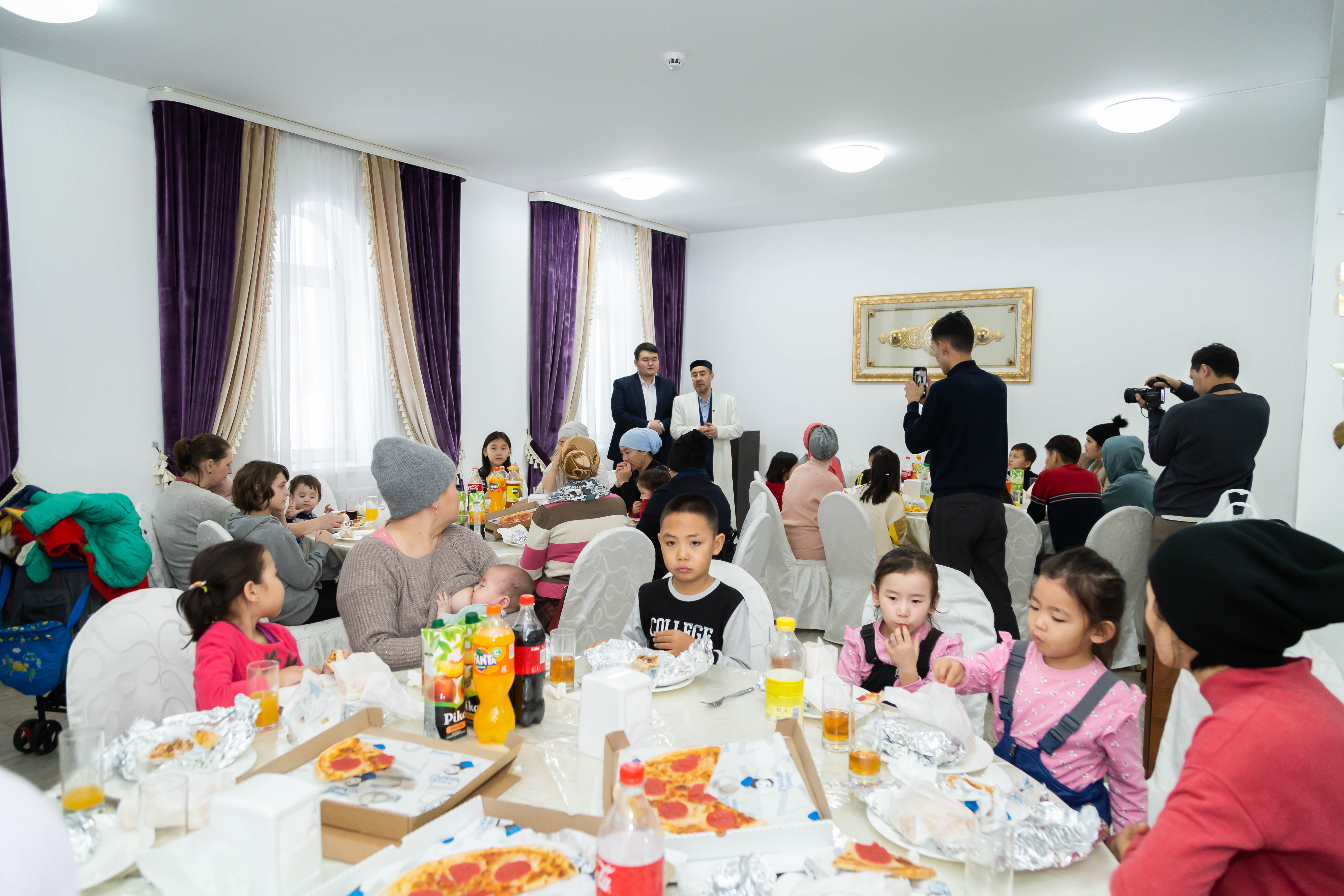 «Әл-Фараби»: «Балаларға базарлық» қайырымдылық шарасы өтті (фото)